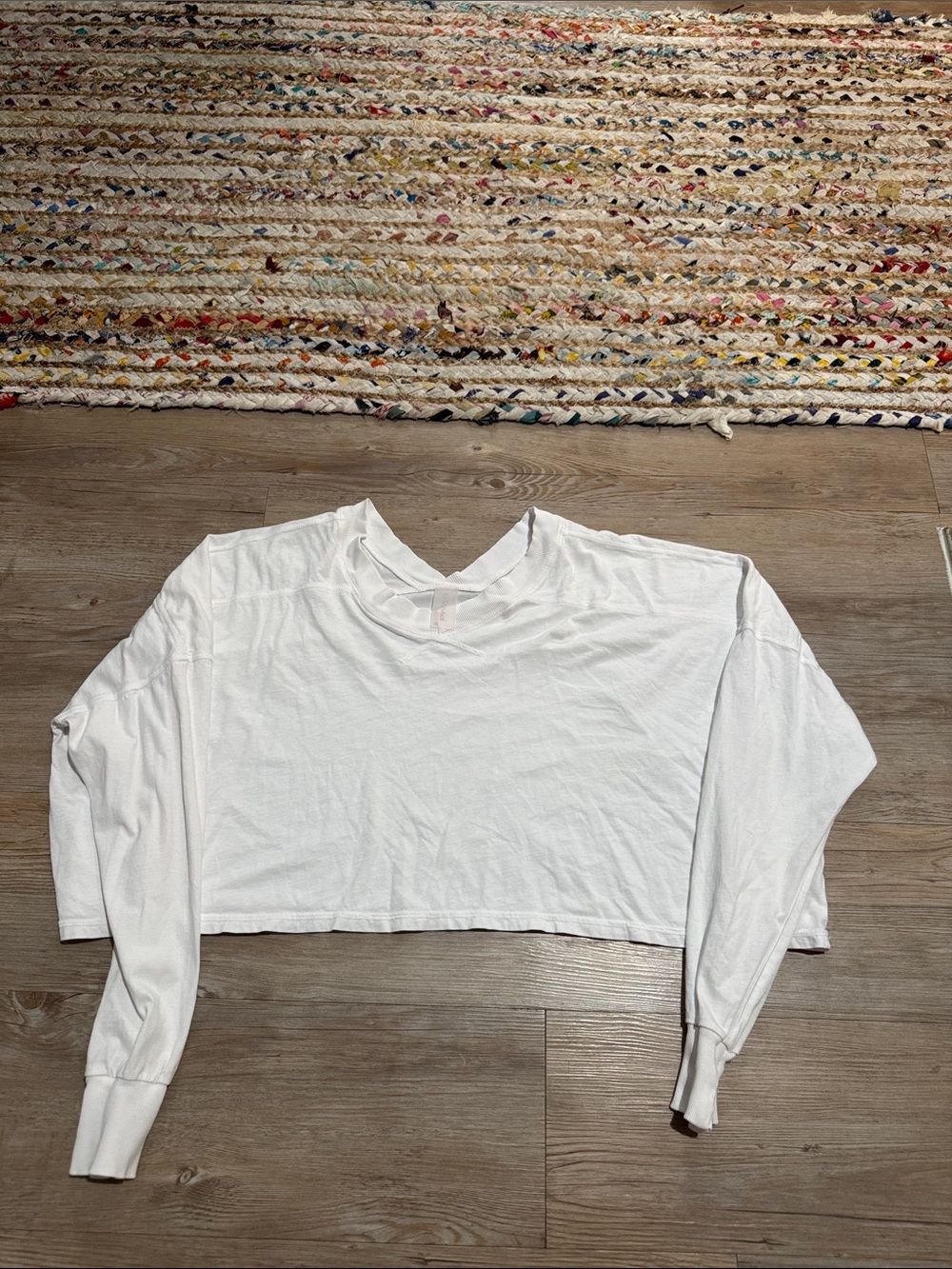 Women's White Long-Sleeve Cropped Top